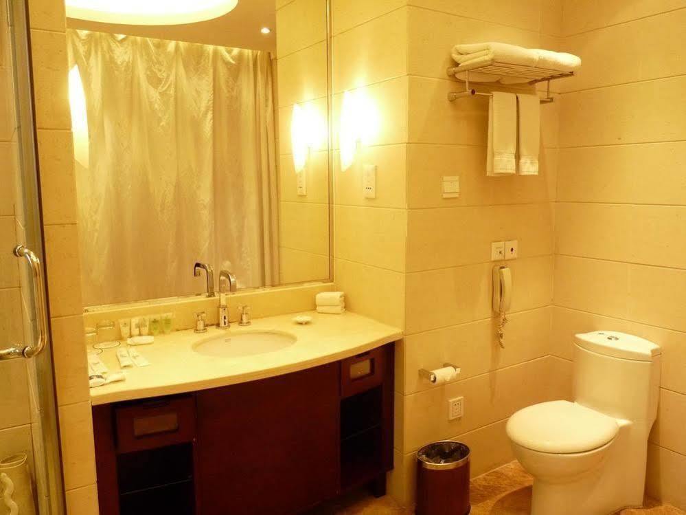 Tianrui Business Hotel Taiyuan  Buitenkant foto