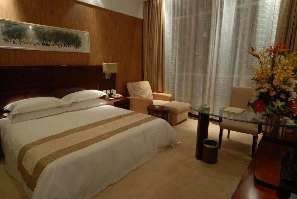 Tianrui Business Hotel Taiyuan  Buitenkant foto