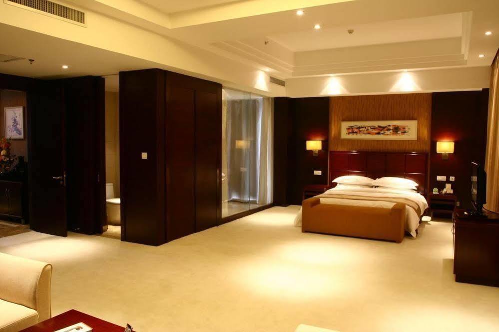 Tianrui Business Hotel Taiyuan  Buitenkant foto
