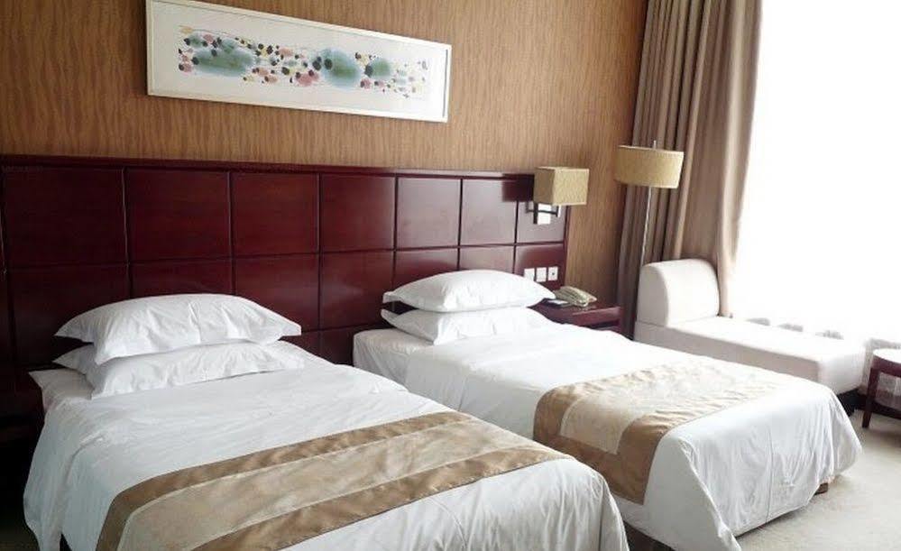 Tianrui Business Hotel Taiyuan  Buitenkant foto